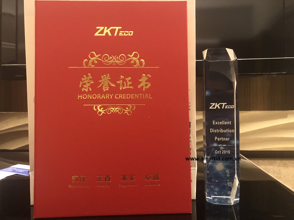 Công ty TNHH SMARTID nhận danh hiệu Nhà phân phối xuất sắc ZKTeco năm 2019 