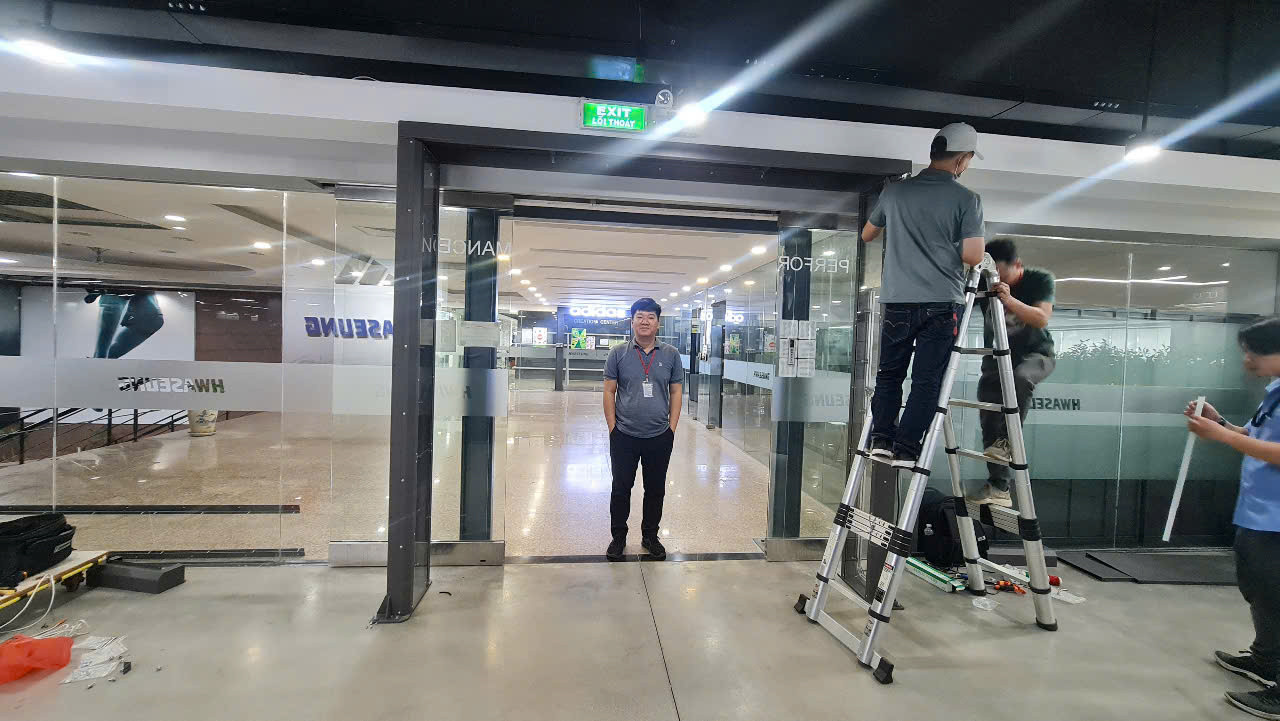 Thiết kế và cung cấp cổng đọc RFID UHF kiểm soát hàng hóa tại Công ty HWASEUNG